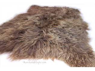 Tapis peau de mouton, 4 peaux, Marron rustique. Tannage écologique. Sélection Marchand de Tapis