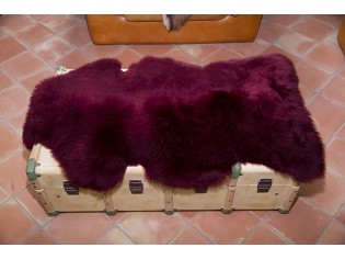 Peau de mouton. Lie de vin - 110-120cm