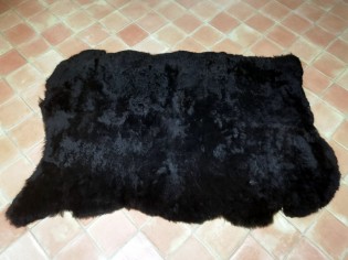 Tapis peau de mouton Noir Marron Poils courts 4 peaux- 01