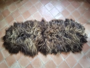 Tapis peau de mouton - 2 peaux - Marron naturel - Poils longs - 01